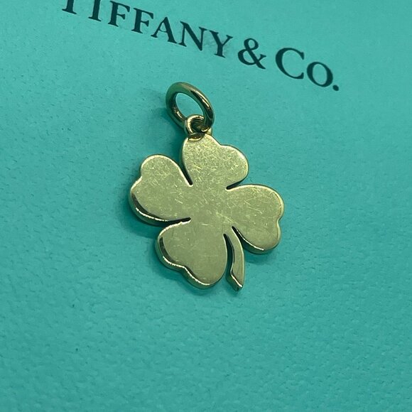 RARE Tiffany & Co. 18K Yellow Gold 4 Leaf Lucky Clover Pendant Charm - Picture 1 of 9